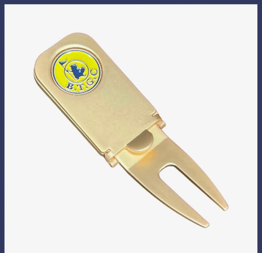 Cigar Butler - cigar holder & divot tool